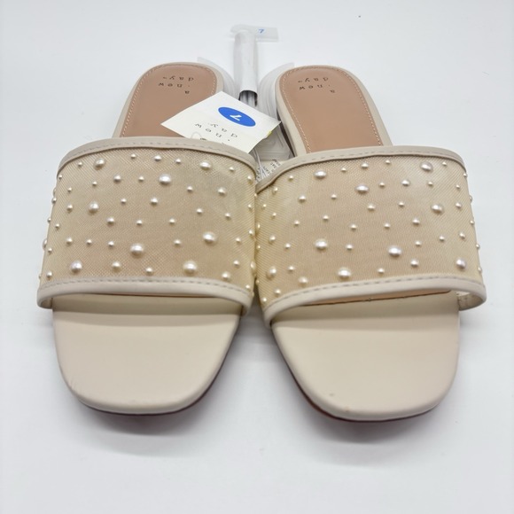 A‎ New Day Women's Elain Pearl Mesh Slide Sandals Size 7 NWT Beige - Picture 5 of 5